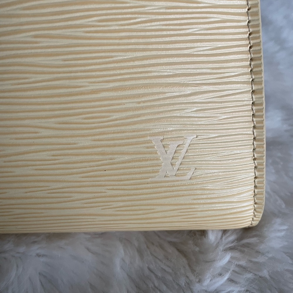 💎✨AUTHENTIC✨💎 Louis Vuitton Pochette Accessoires Epi Leather - Picture 4 of 10